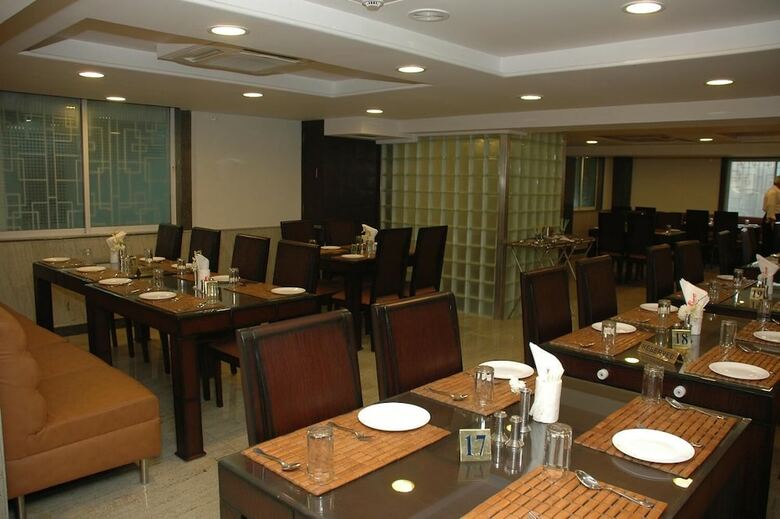 Nexstay Rainbow Business Hotel