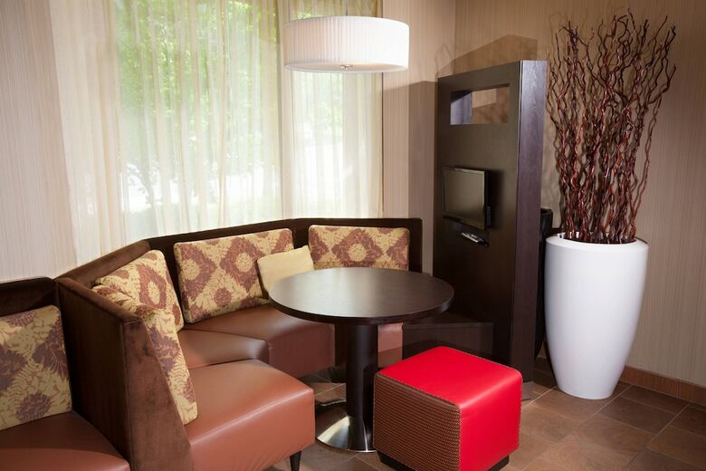 Hotel Courtyard By Marriott Burlington Williston
