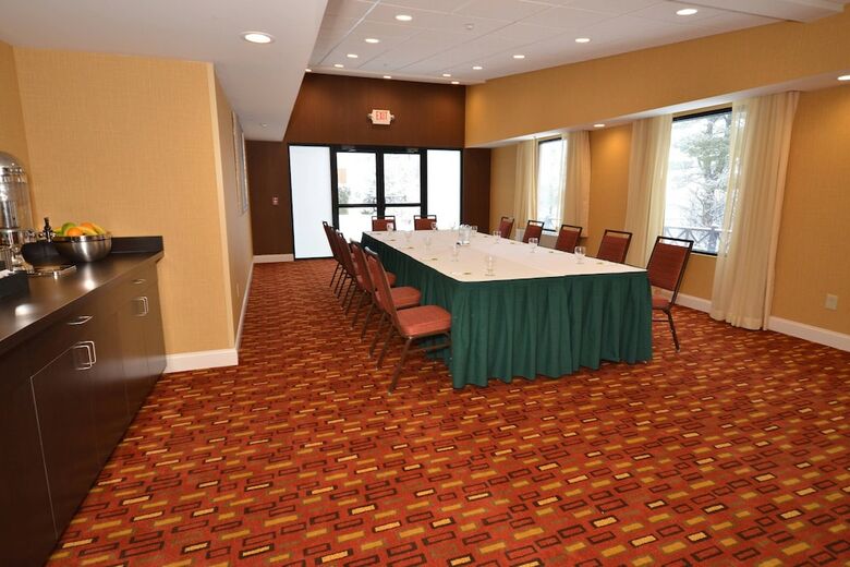 Hotel Courtyard By Marriott Burlington Williston
