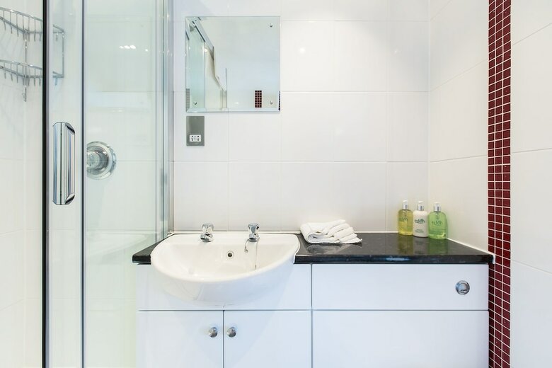 Cumberland House B&B Gatwick