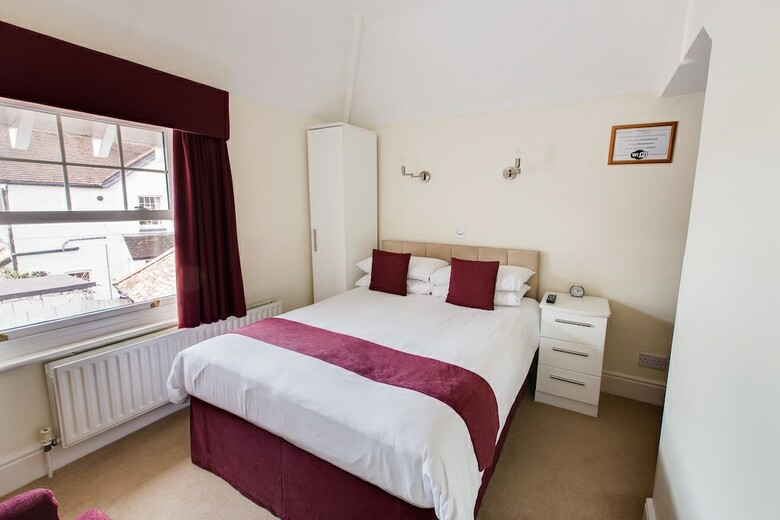 Cumberland House B&B Gatwick