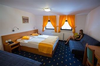 Hotel Lek