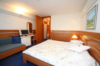 Hotel Lek
