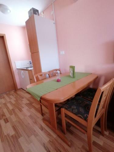 Hostal Apartment Modrina
