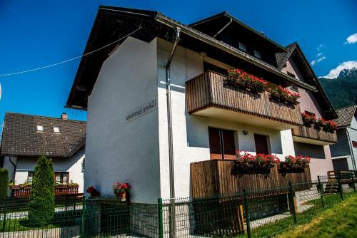 Apartments And Holiday Home Grohar