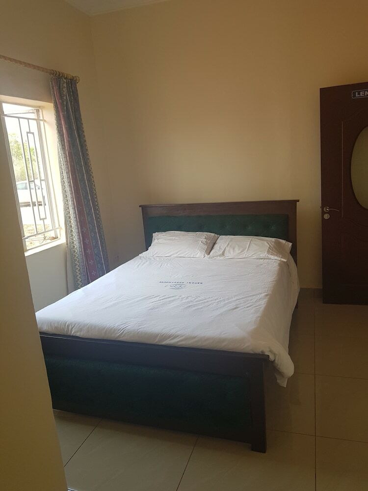Rayoni Guesthouse B&B