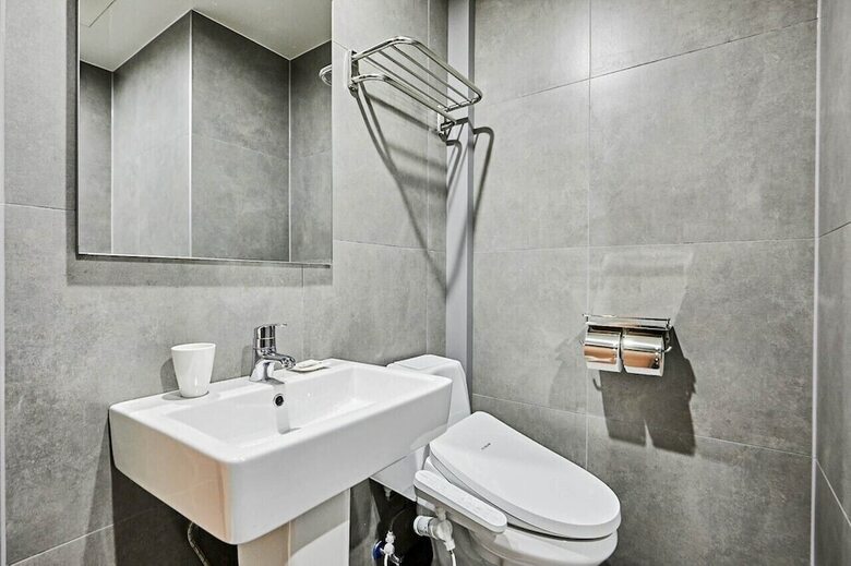 Hotel Stay 25