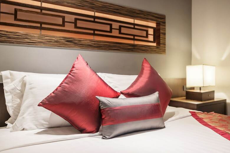 Maroon Infinity Residence By Favstay