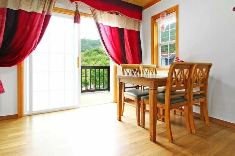 Pension Roseway