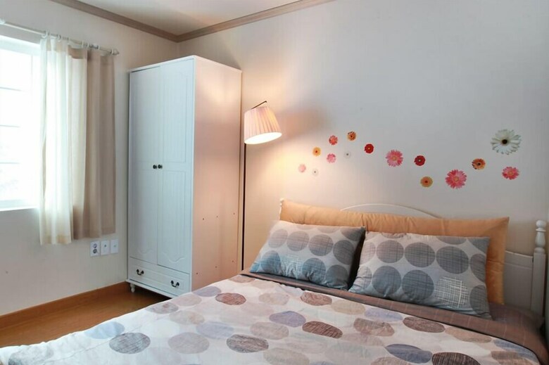 Ostar House