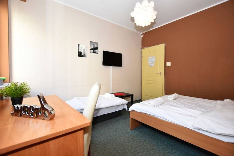 Hostal Dukes Aparthostel - Old Town