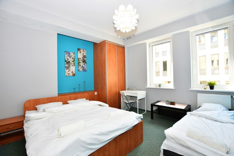 Hostal Dukes Aparthostel - Old Town