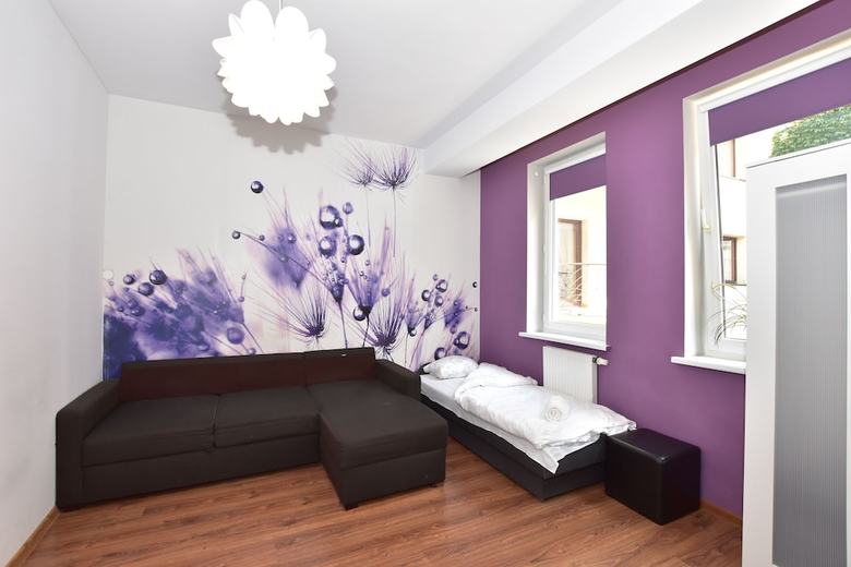 Hostal Dukes Aparthostel - Old Town