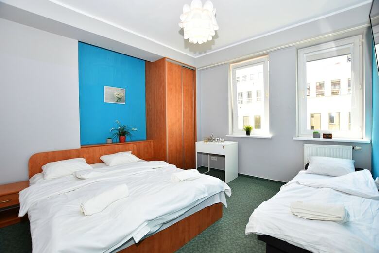Hostal Dukes Aparthostel - Old Town