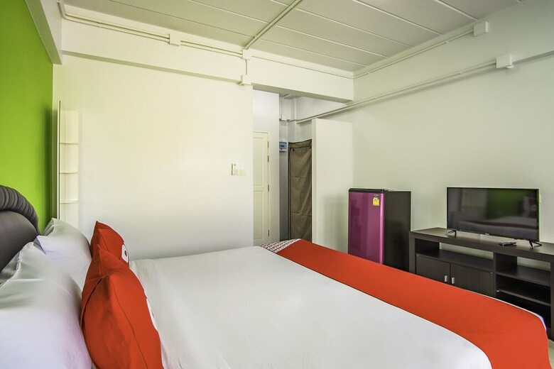 Hotel Oyo 601 C W Mansion Phuket