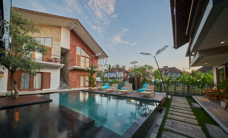 Hotel Kubu Tropis