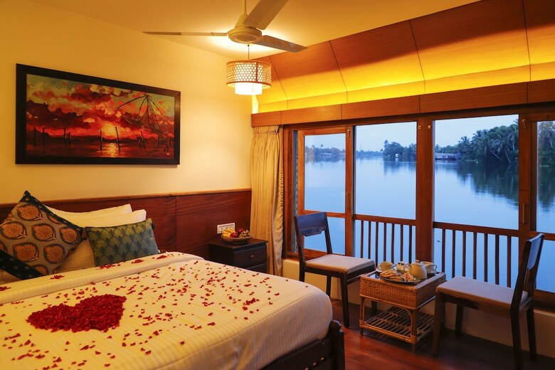 Tree Of Life Gemini Houseboat