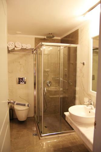 Achilles Hotel