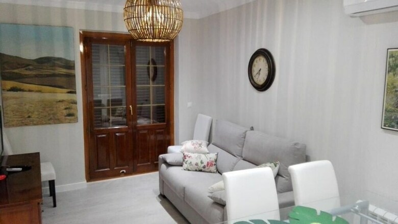 Apartamentos Completo Alarc�n Centro