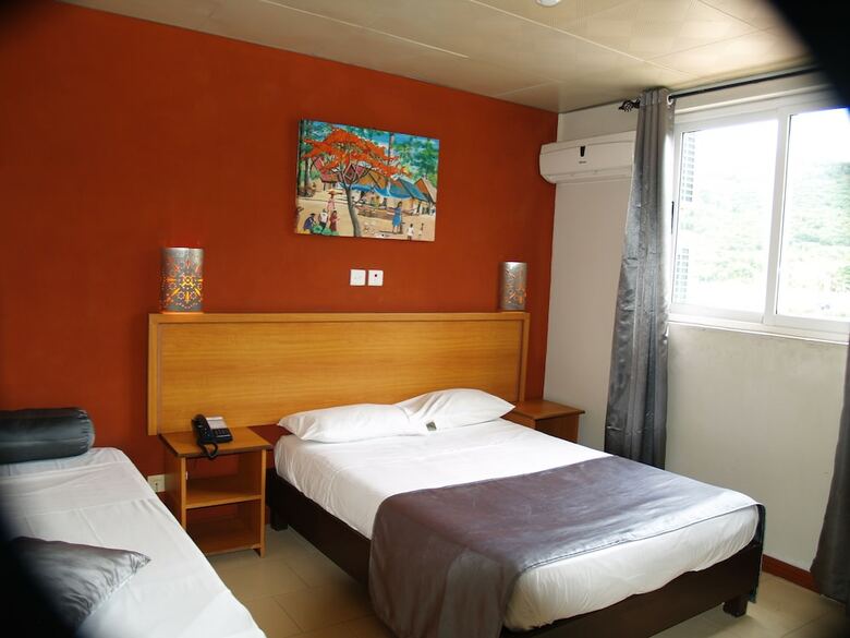 Champ De Mars Hotel