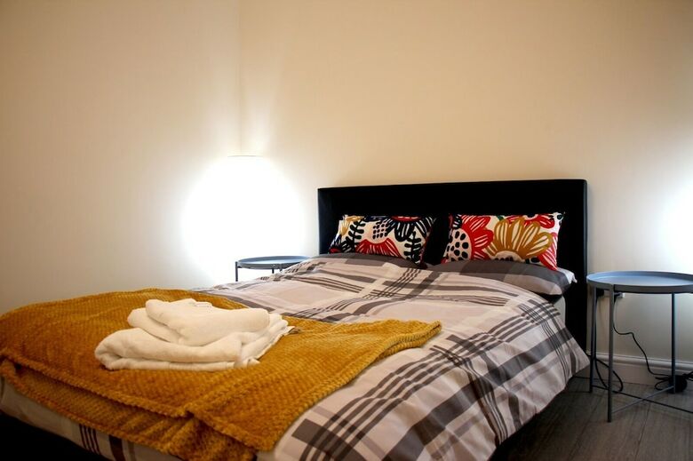Bed & Breakfast Peace-full House In Slough
