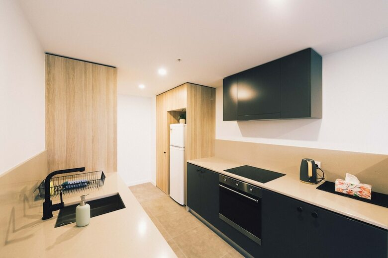 Midnight Apartment
