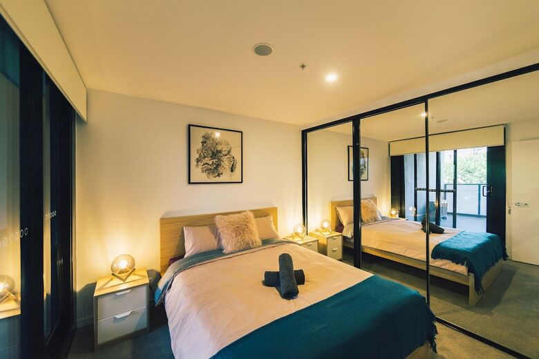 Midnight Apartment