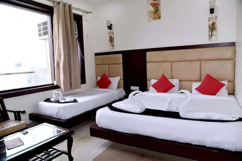 Hotel Basera