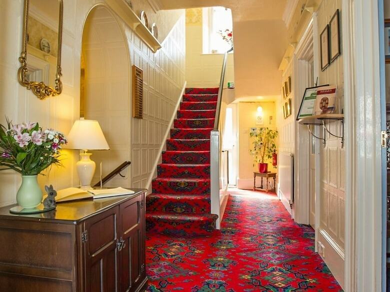 Hotel The Briars Guesthouse