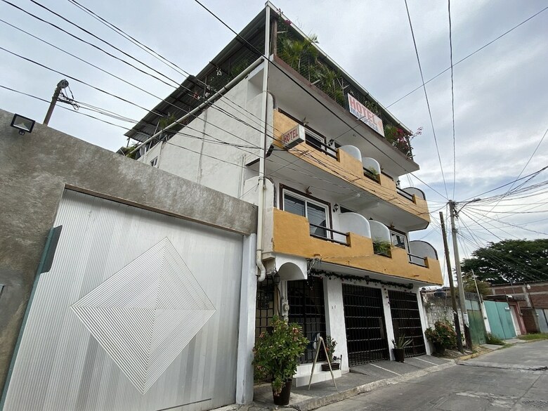 Hotel Mariposa