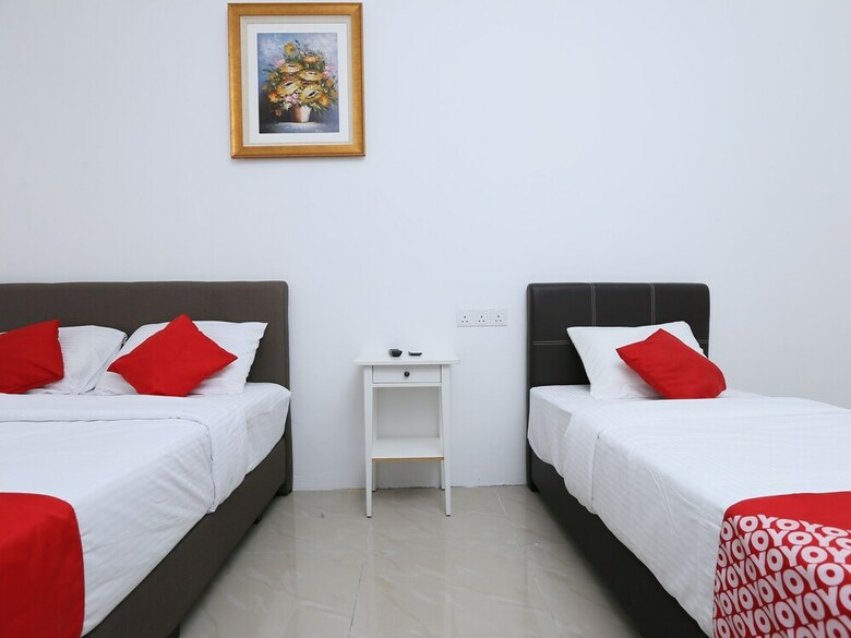 Hotel Oyo 89772 Roselyn Inn