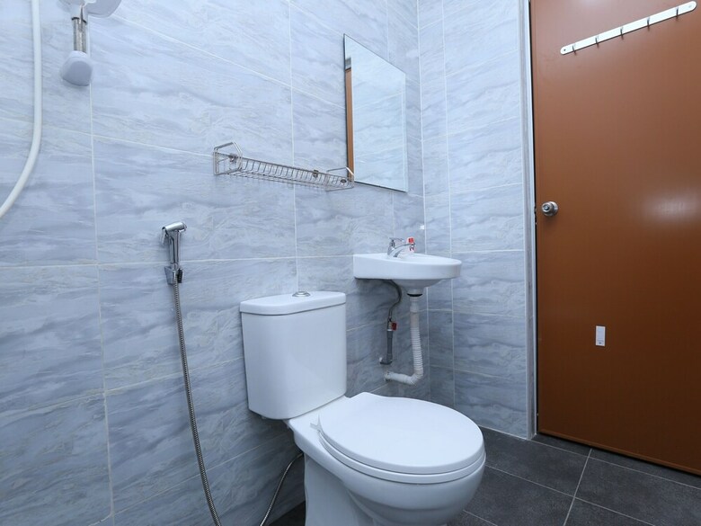 Hotel Oyo 89772 Roselyn Inn