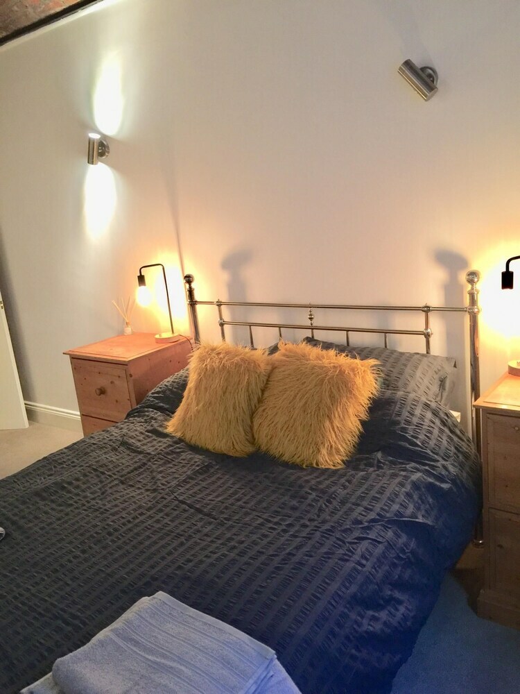 Apartamentos Stylish 93sqm 2 Bed Historical City Centre Flat