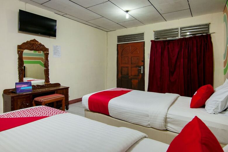 Oyo 2208 Thyesza Hotel