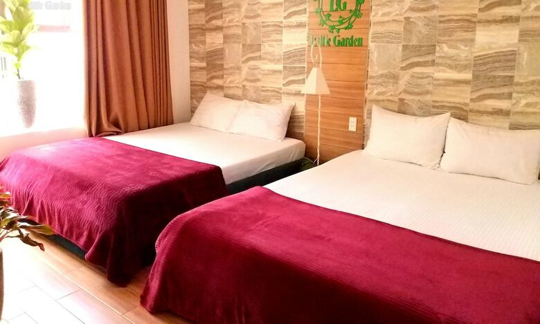Hostal Little Garden Hostel