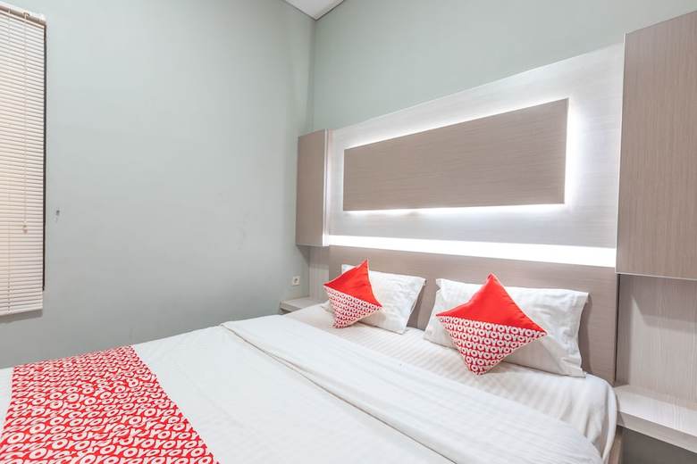 Hotel Oyo 2248 Yayah Rooms Syariah