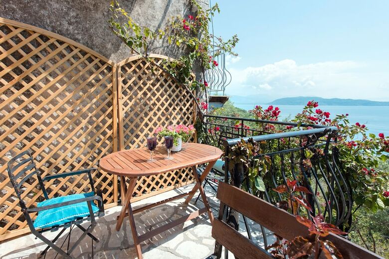 Apartamentos Nausica House