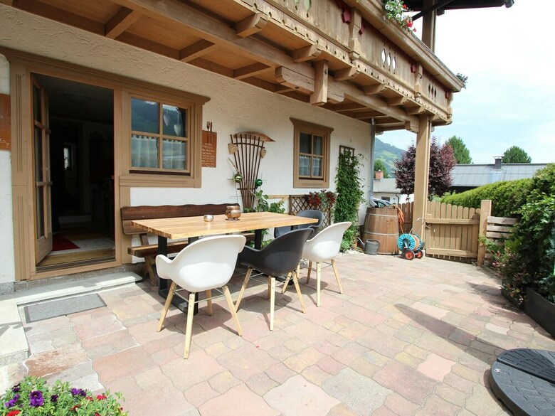 Quaint Apartment With Garden In Walchen