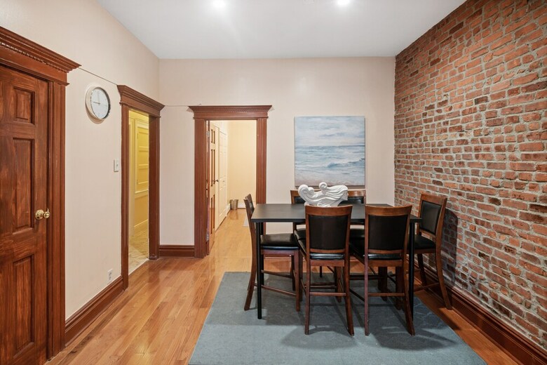 Apartamentos Spacious 3 Bdrm Close To Trains & Shops