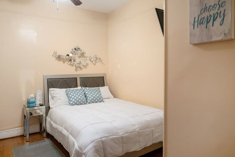 Apartamentos Spacious 3 Bdrm Close To Trains & Shops