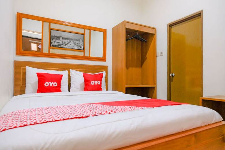 Hotel Oyo 2317 Griya Putri Syariah