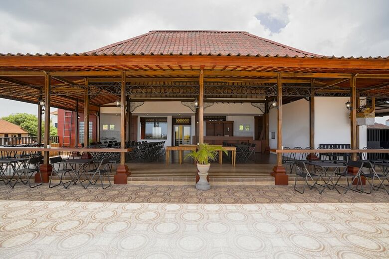 Hostal Oyo 2392 Nusa Dua Eling Inn
