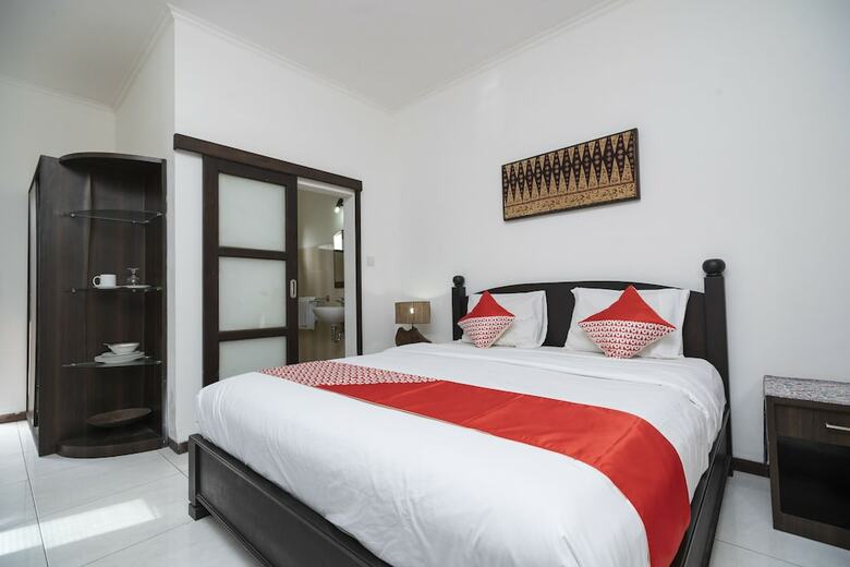 Hostal Oyo 2417 Panen House