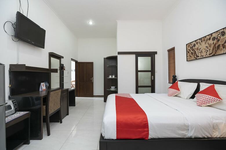 Hostal Oyo 2417 Panen House