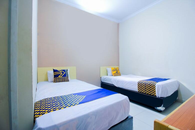 Hostal Spot On 2370 Berkah Homestay Syariah