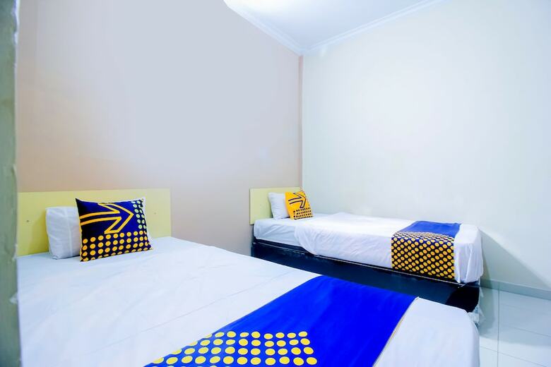 Hostal Spot On 2370 Berkah Homestay Syariah
