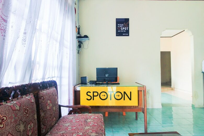 Hostal Spot On 2370 Berkah Homestay Syariah