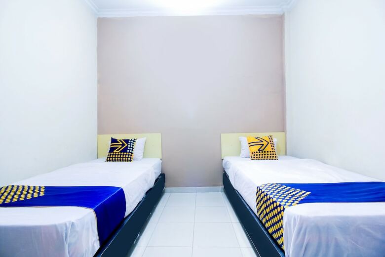 Hostal Spot On 2370 Berkah Homestay Syariah