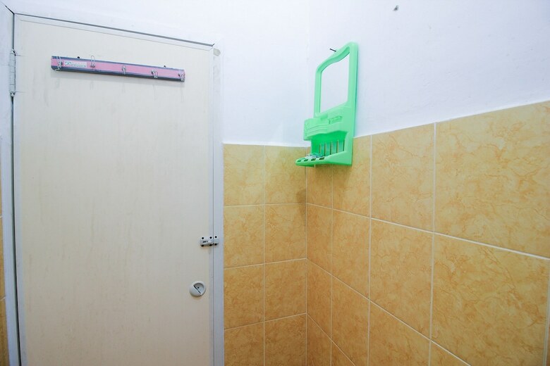 Hostal Spot On 2370 Berkah Homestay Syariah