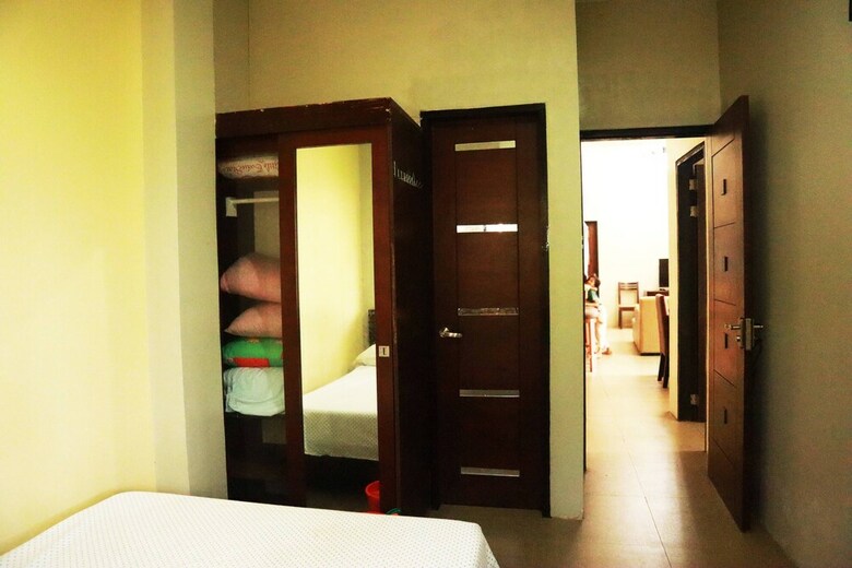 Hotel Eme's Apartelle